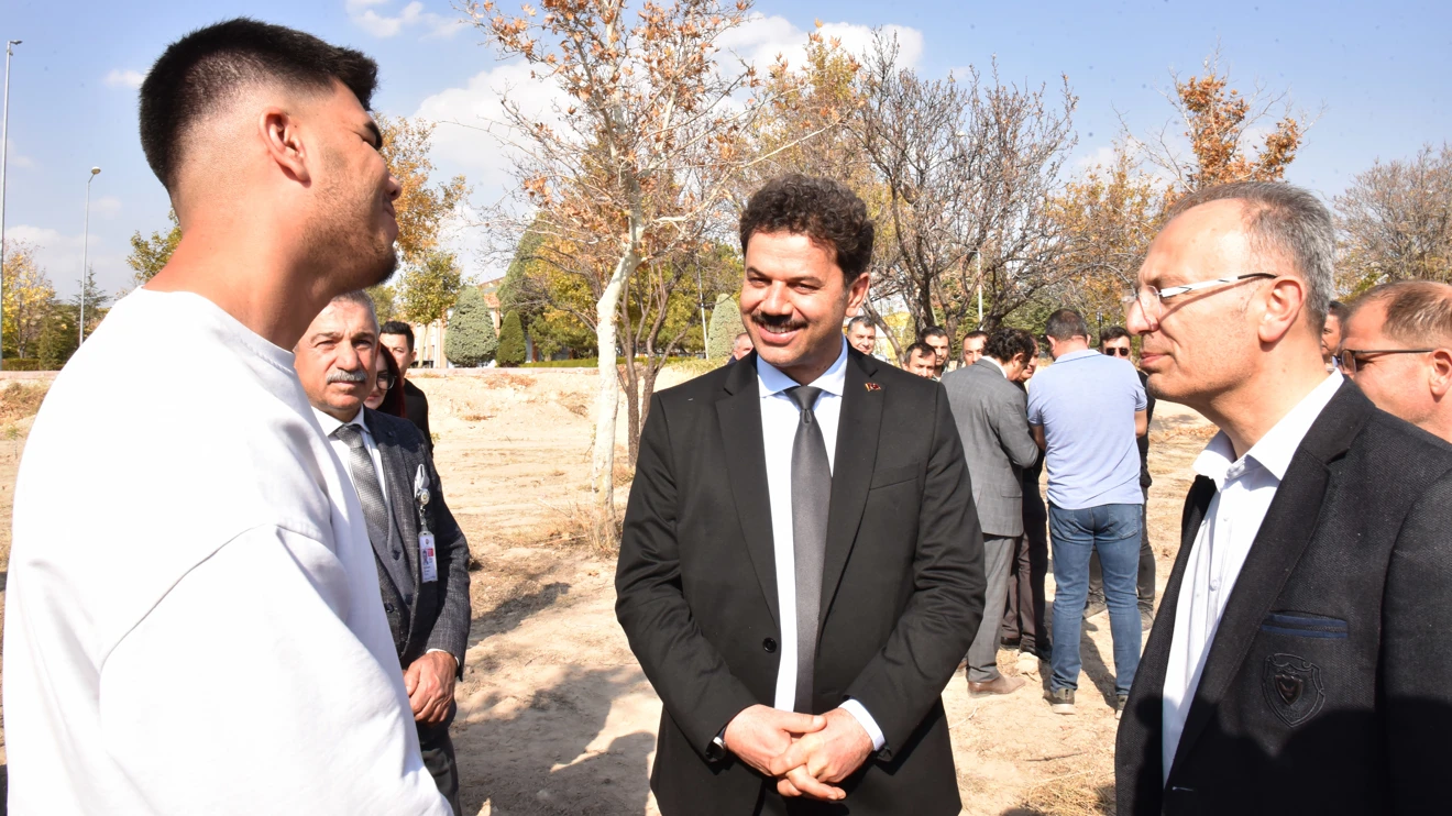 Milli Ağaçlandırma Günü’nde yüzlerce fidan toprakla buluşturuldu